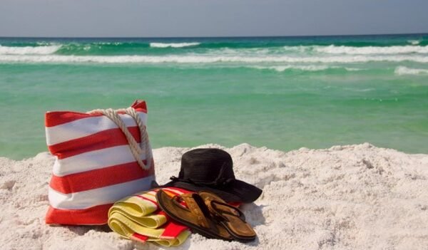 How to Pack Your Tote Bag for a Perfect Beach Day